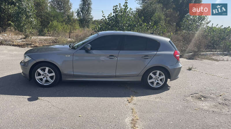 Хэтчбек BMW 1 Series 2010 в Лубнах