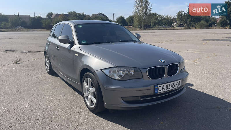 Хэтчбек BMW 1 Series 2010 в Лубнах