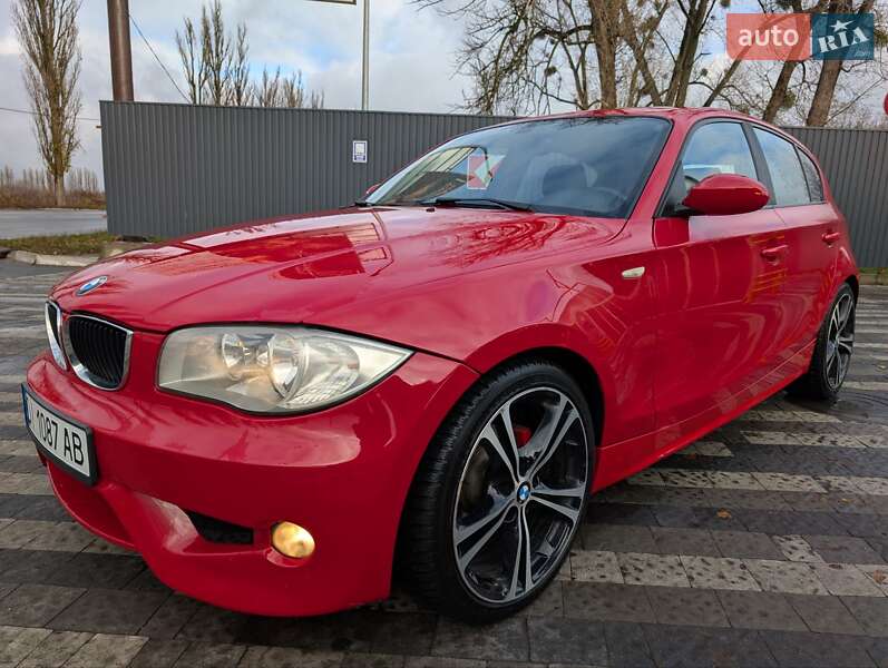 Хэтчбек BMW 1 Series 2005 в Буче