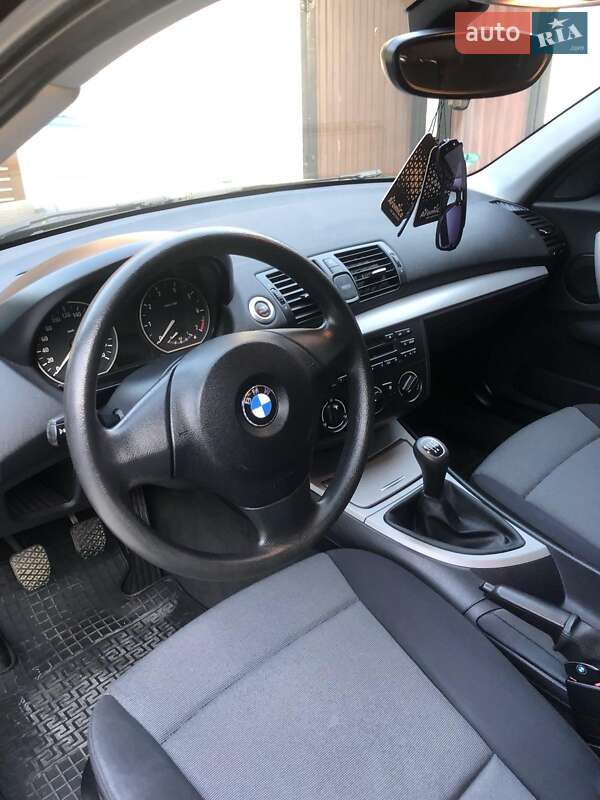 Хэтчбек BMW 1 Series 2006 в Калуше фото 7 Хэтчбек BMW 1 Series 2006 в Калуше