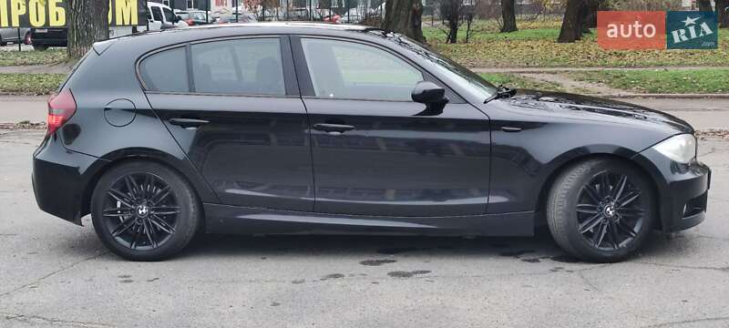 Хэтчбек BMW 1 Series 2009 в Каменском