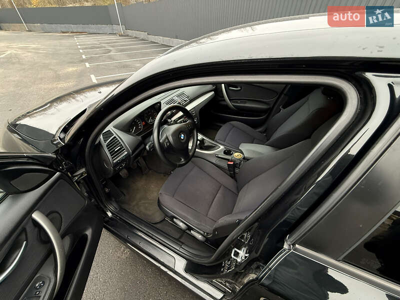 Хэтчбек BMW 1 Series 2008 в Житомире