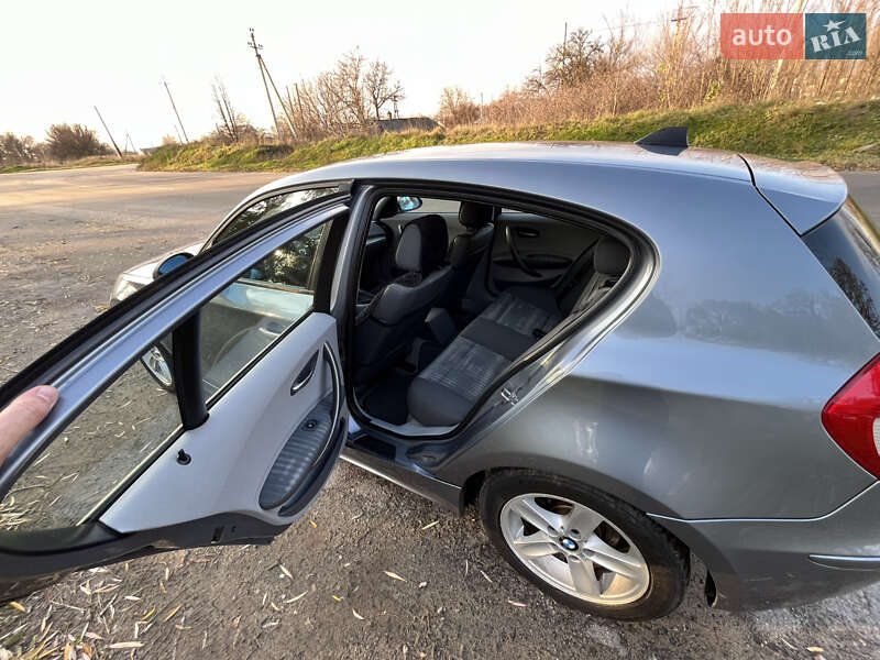 Хэтчбек BMW 1 Series 2005 в Кременчуге