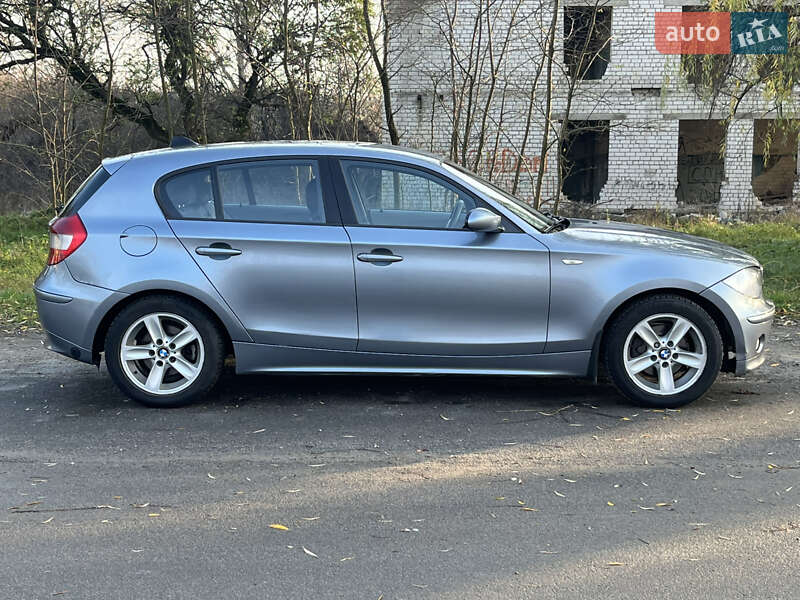 Хэтчбек BMW 1 Series 2005 в Кременчуге