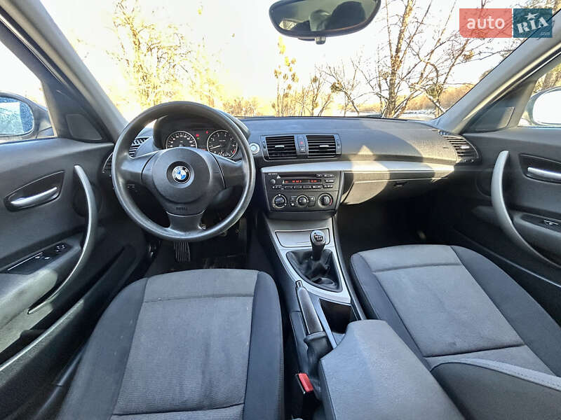 Хэтчбек BMW 1 Series 2006 в Стрые