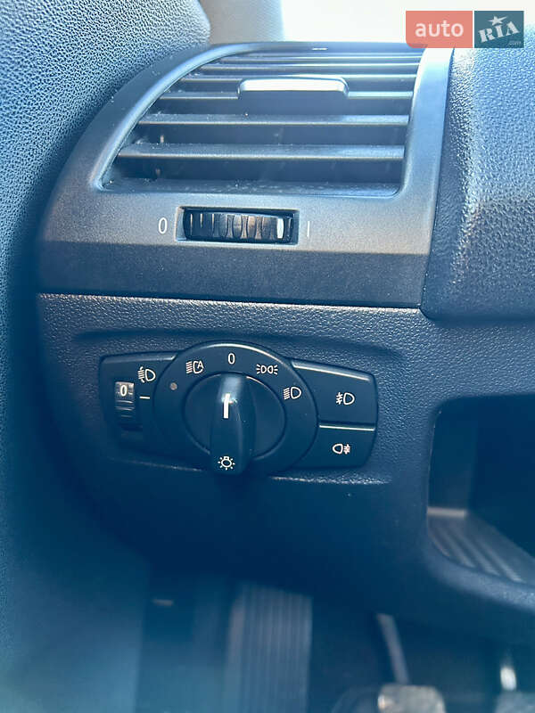 Хэтчбек BMW 1 Series 2006 в Стрые