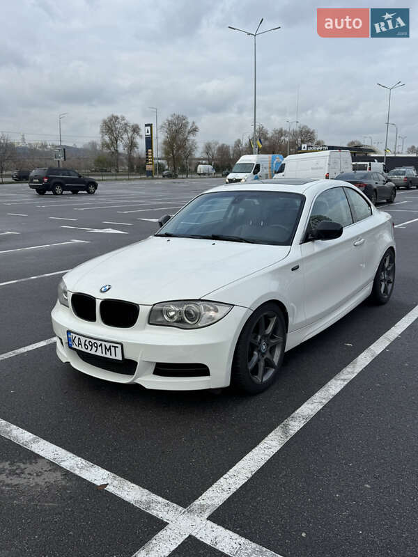 Купе BMW 1 Series 2011 в Киеве