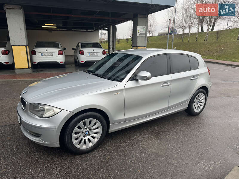 Хэтчбек BMW 1 Series 2010 в Киеве