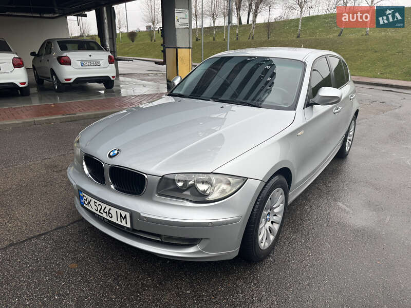 Хэтчбек BMW 1 Series 2010 в Киеве