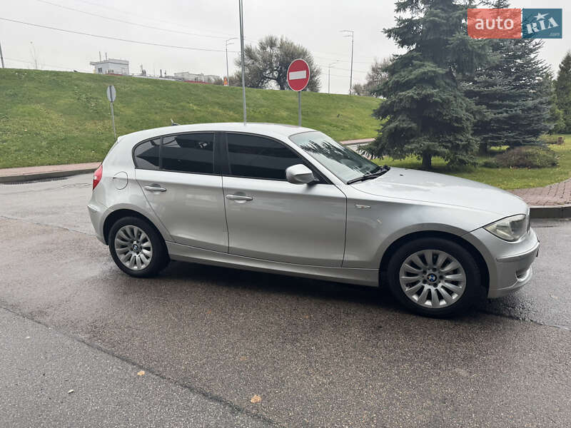 Хэтчбек BMW 1 Series 2010 в Киеве
