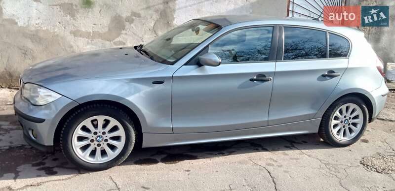 Хэтчбек BMW 1 Series 2005 в Одессе