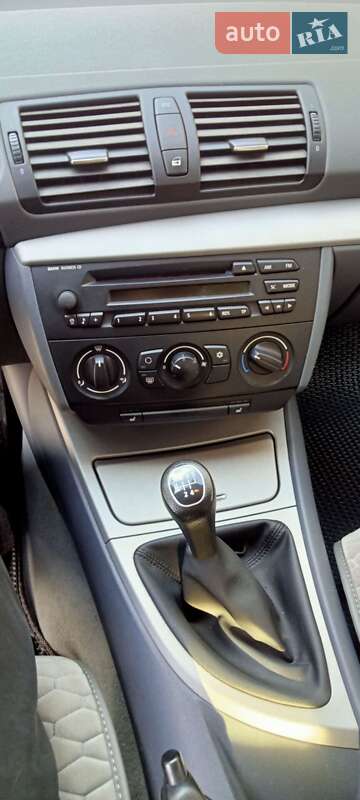 Хэтчбек BMW 1 Series 2005 в Одессе