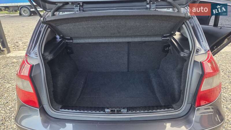 Хэтчбек BMW 1 Series 2005 в Тячеве фото 16 Хэтчбек BMW 1 Series 2005 в Тячеве
