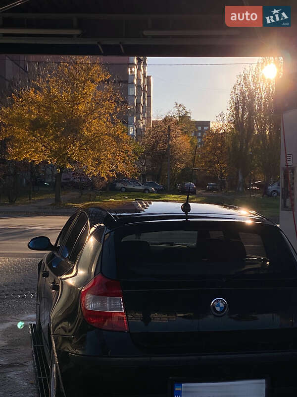 Хетчбек BMW 1 Series 2005 в Дніпрі