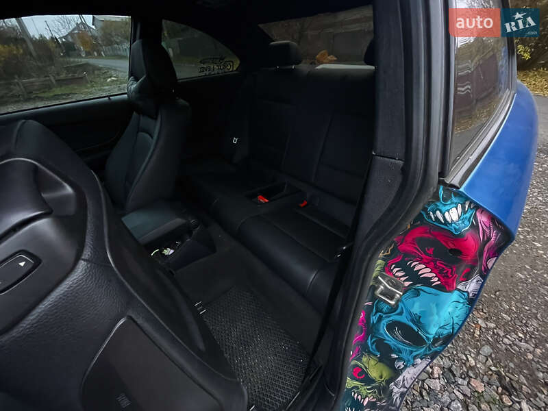 Купе BMW 1 Series 2010 в Тальном