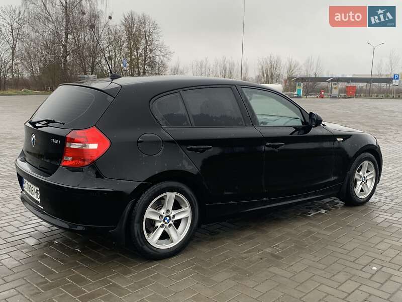 Хетчбек BMW 1 Series 2010 в Сокалі