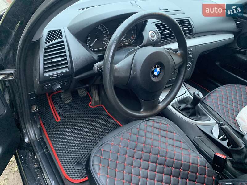 Хетчбек BMW 1 Series 2010 в Сокалі