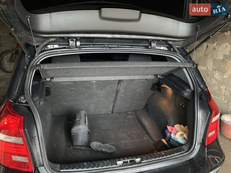 Хетчбек BMW 1 Series 2010 в Сокалі