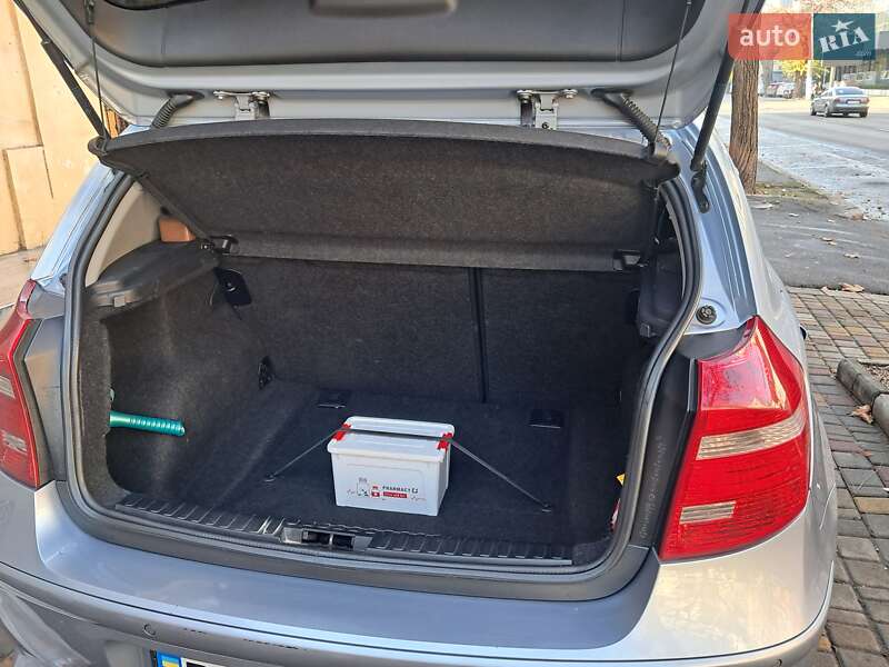 Хетчбек BMW 1 Series 2009 в Одесі фото 6 Хетчбек BMW 1 Series 2009 в Одесі