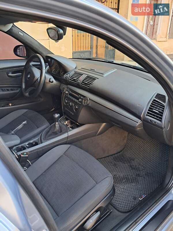 Хетчбек BMW 1 Series 2009 в Одесі фото 11 Хетчбек BMW 1 Series 2009 в Одесі
