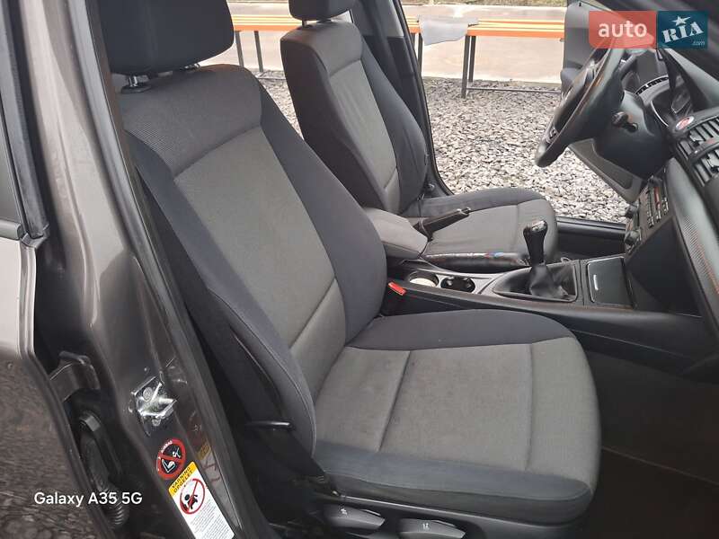 Хэтчбек BMW 1 Series 2005 в Иваничах