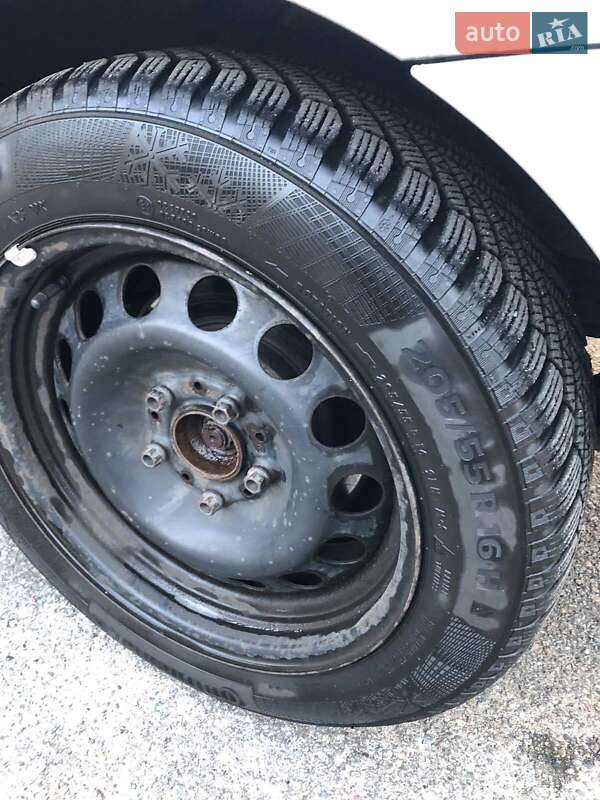 Хэтчбек BMW 1 Series 2005 в Чернигове