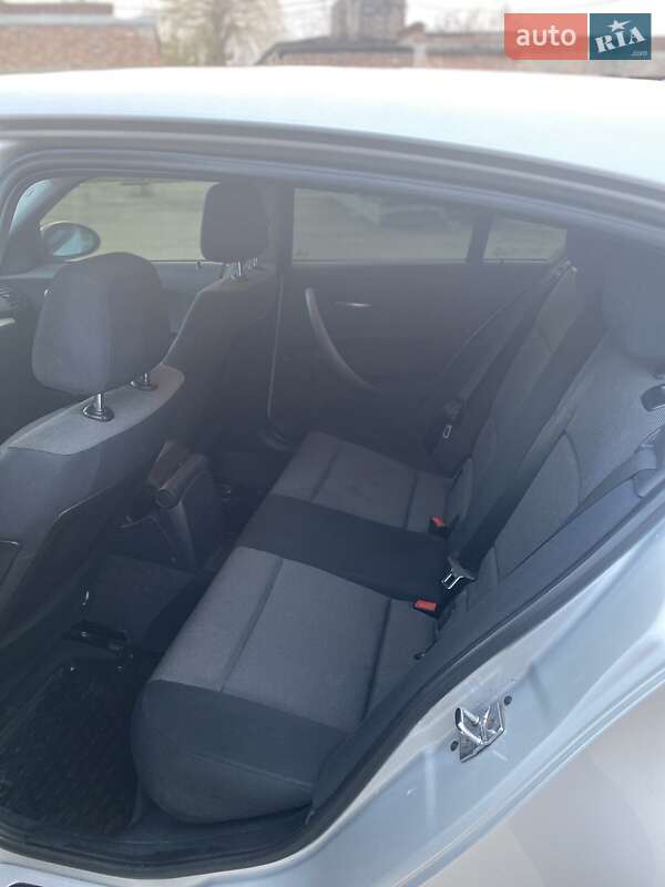 Хэтчбек BMW 1 Series 2005 в Чернигове