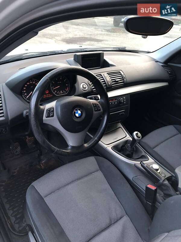 Хэтчбек BMW 1 Series 2005 в Чернигове