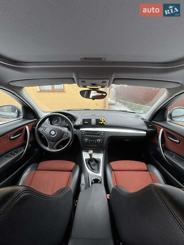 Хетчбек BMW 1 Series 2010 в Бобровиці