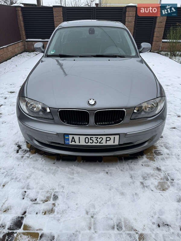 Хетчбек BMW 1 Series 2010 в Бобровиці