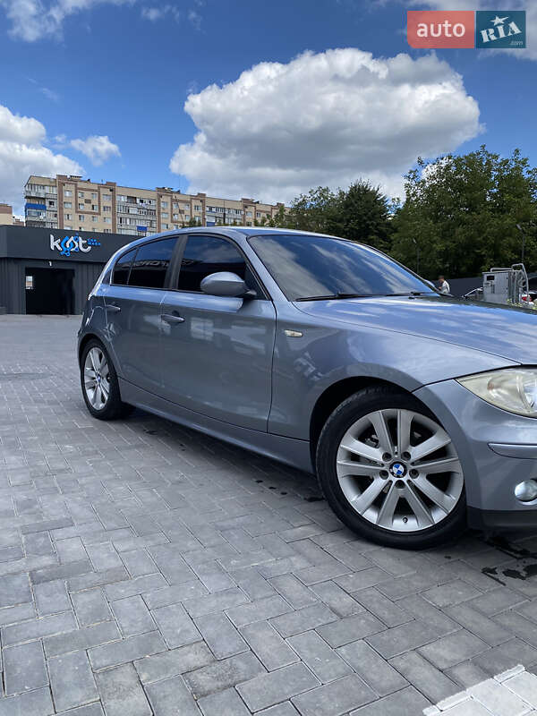 Хэтчбек BMW 1 Series 2004 в Каменец-Подольском