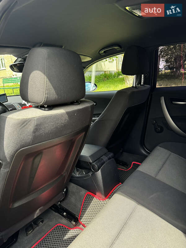 Хэтчбек BMW 1 Series 2006 в Львове фото 8 Хэтчбек BMW 1 Series 2006 в Львове