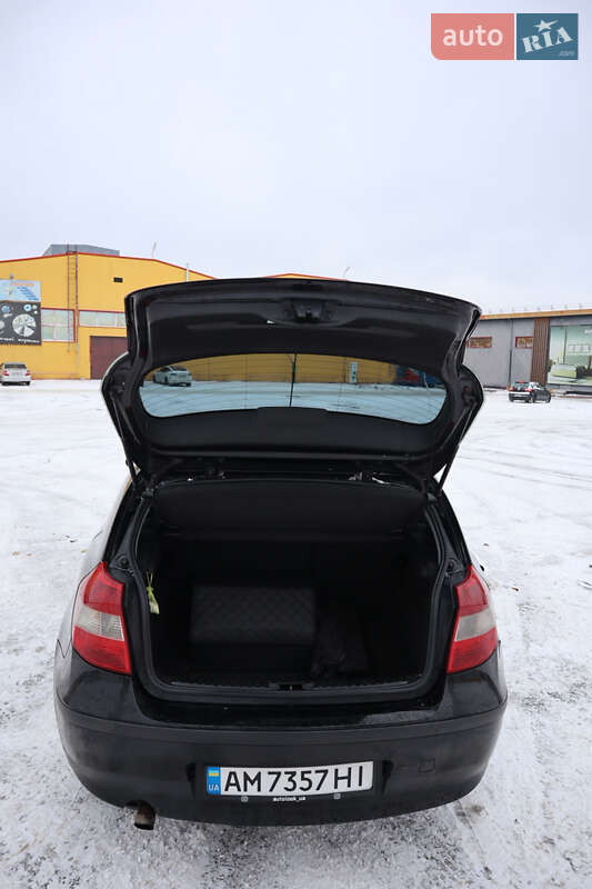 Хэтчбек BMW 1 Series 2006 в Киеве