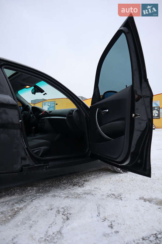 Хэтчбек BMW 1 Series 2006 в Киеве