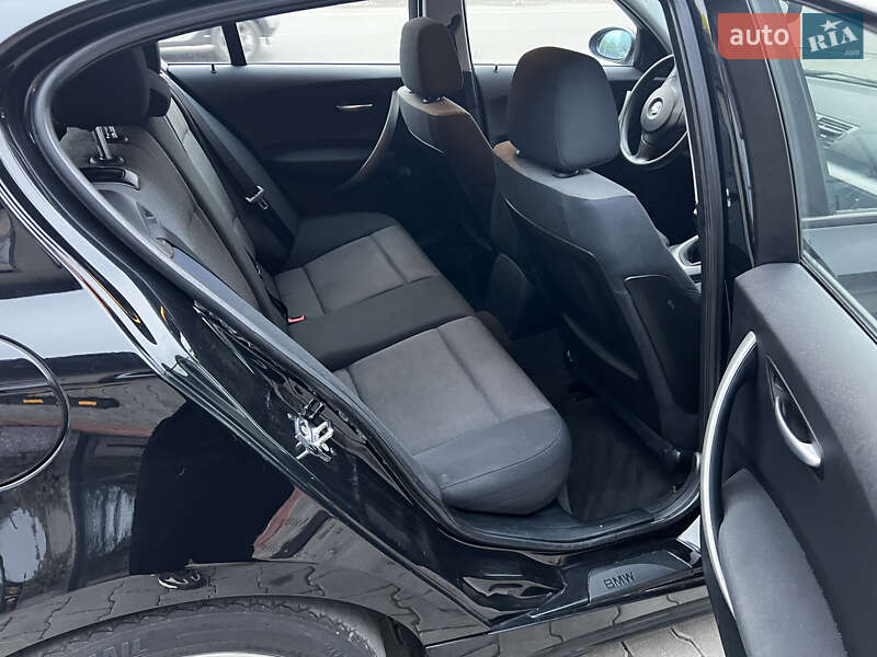 Хэтчбек BMW 1 Series 2004 в Березовке фото 13 Хэтчбек BMW 1 Series 2004 в Березовке