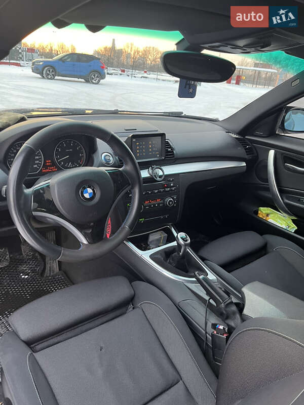 Хэтчбек BMW 1 Series 2007 в Киеве