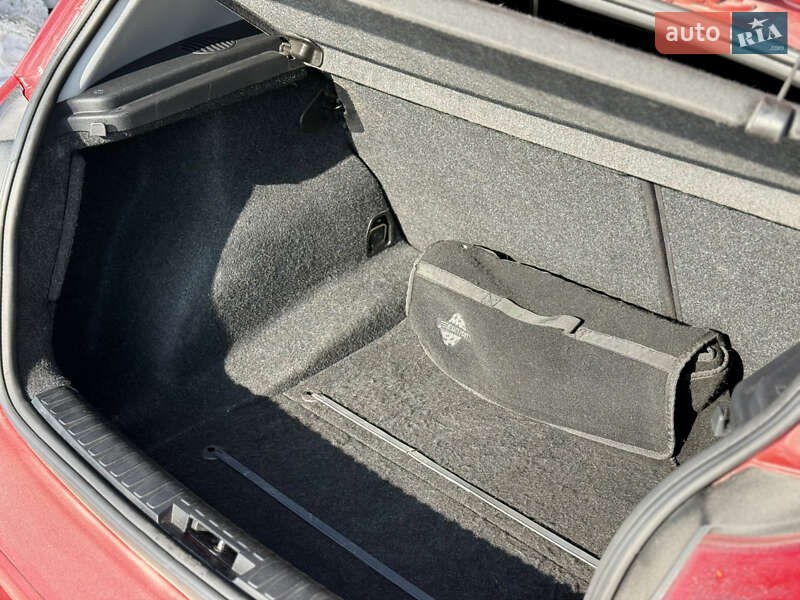 Хэтчбек BMW 1 Series 2011 в Запорожье