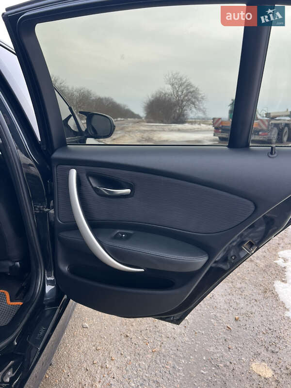 Хэтчбек BMW 1 Series 2010 в Белгороде-Днестровском