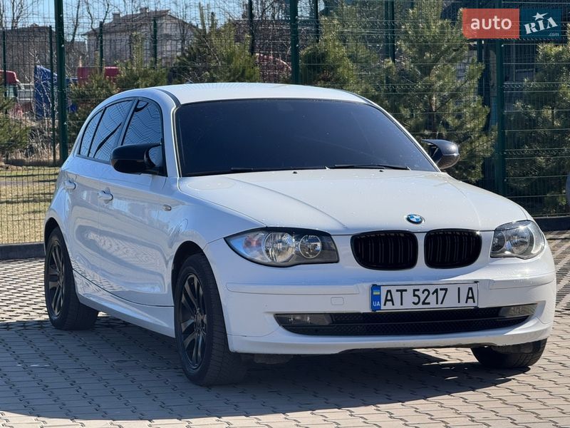 Хэтчбек BMW 1 Series 2009 в Ивано-Франковске