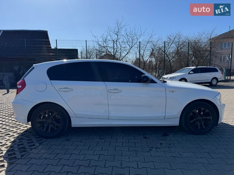 Хэтчбек BMW 1 Series 2009 в Ивано-Франковске