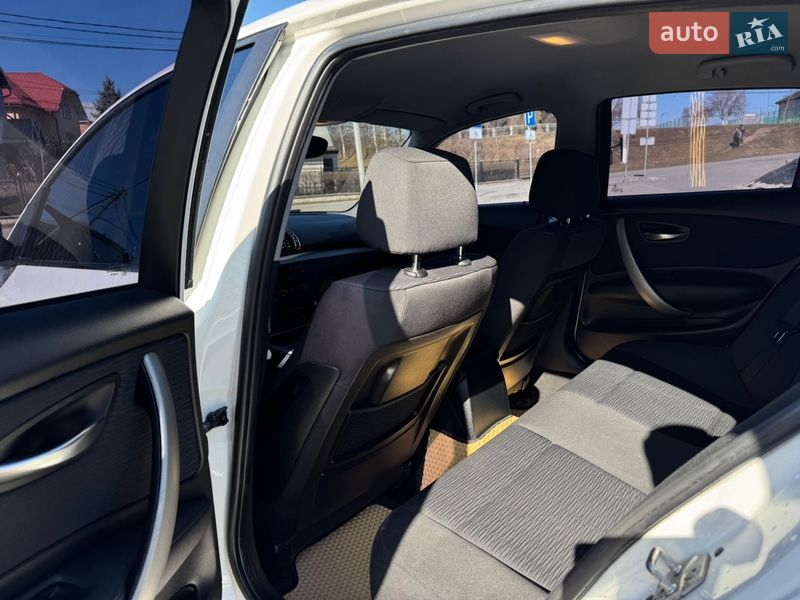 Хэтчбек BMW 1 Series 2009 в Ивано-Франковске