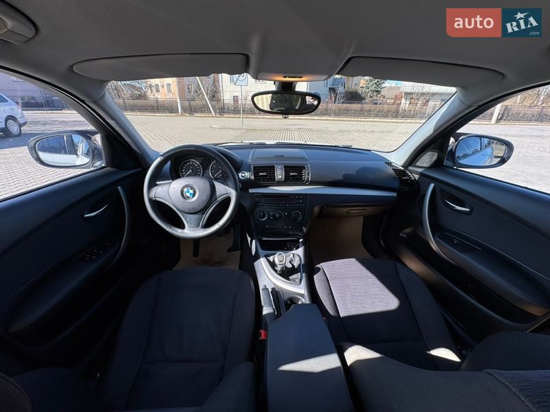 Хэтчбек BMW 1 Series 2009 в Ивано-Франковске