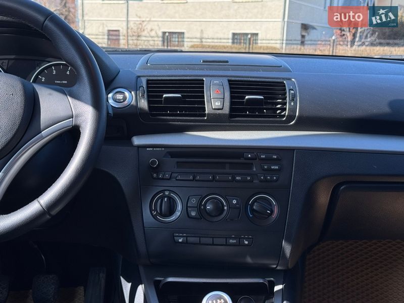 Хэтчбек BMW 1 Series 2009 в Ивано-Франковске