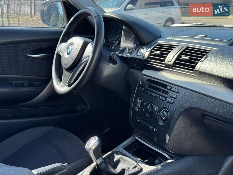 Хэтчбек BMW 1 Series 2009 в Ивано-Франковске