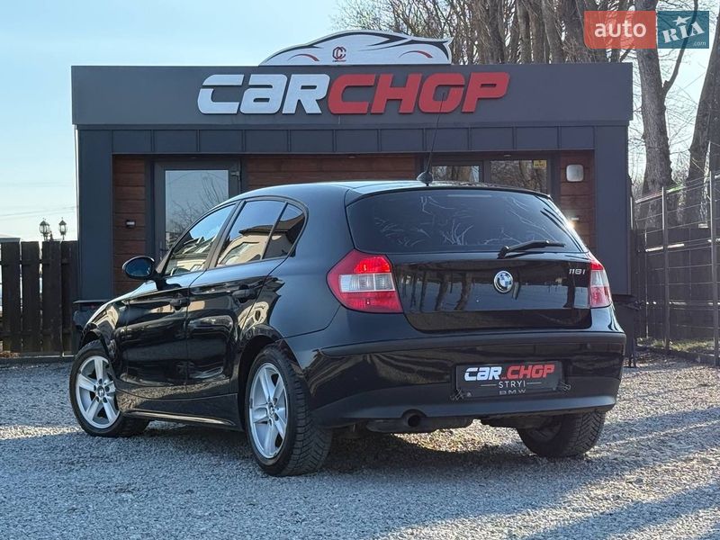 Хэтчбек BMW 1 Series 2004 в Стрые