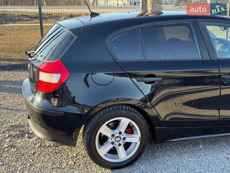 Хэтчбек BMW 1 Series 2004 в Стрые