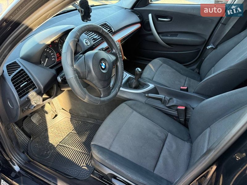 Хэтчбек BMW 1 Series 2004 в Стрые