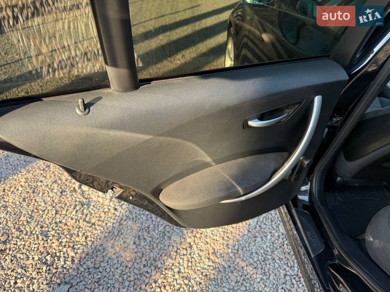 Хэтчбек BMW 1 Series 2004 в Стрые