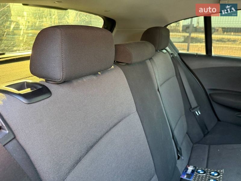 Хэтчбек BMW 1 Series 2004 в Стрые