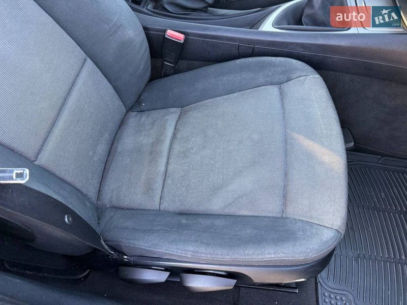 Хэтчбек BMW 1 Series 2004 в Стрые